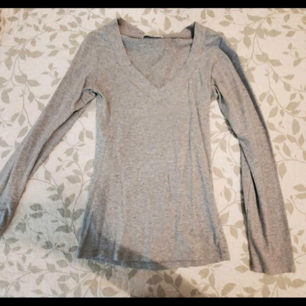 Gray top